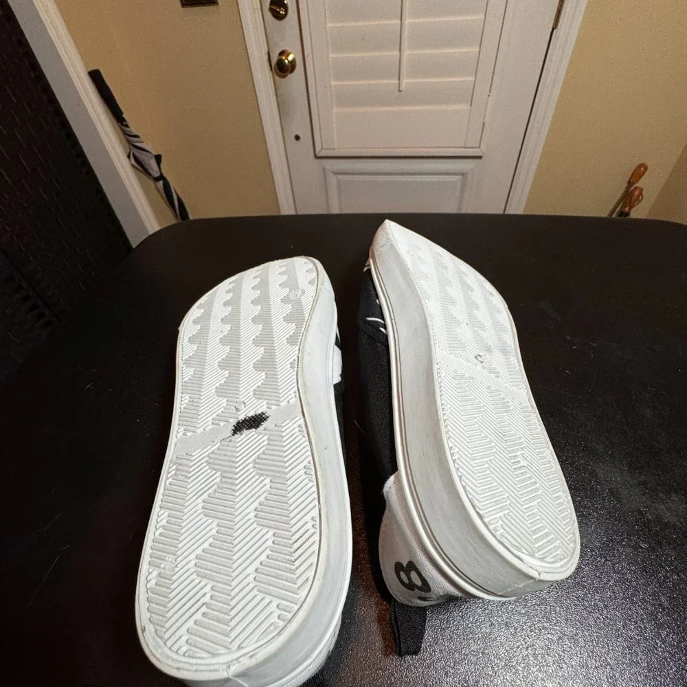 Disney Mickey Mouse size 7 black and white slipon